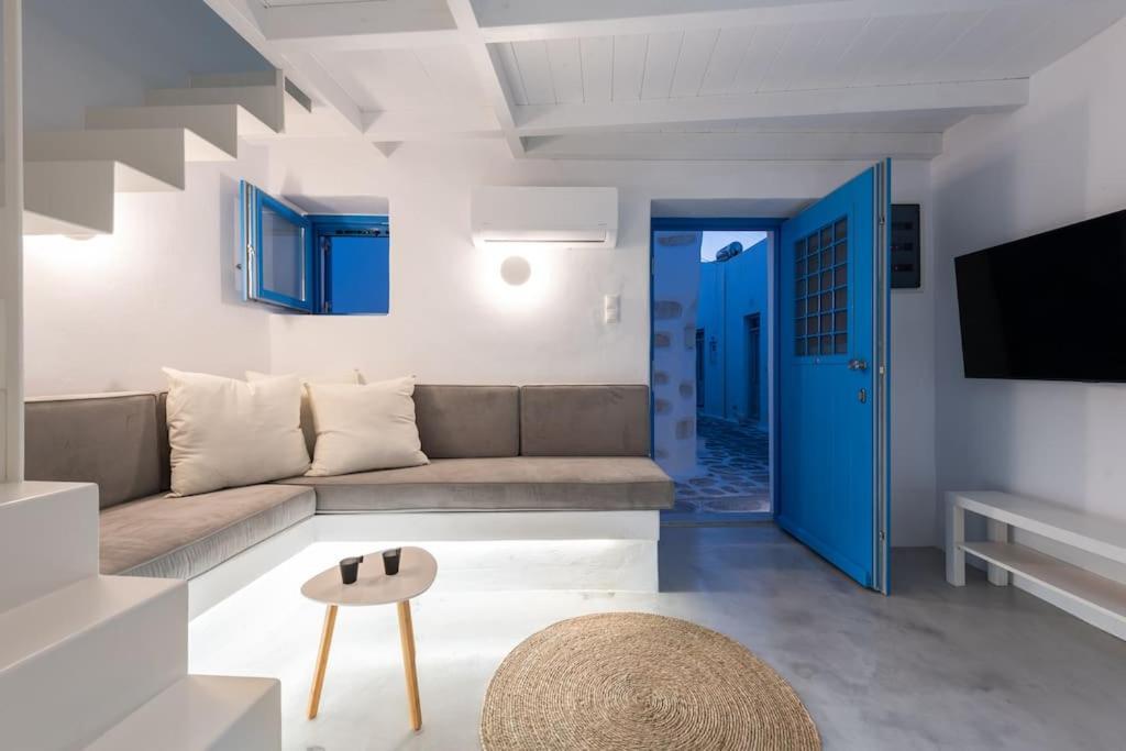 Blue House Paroikia Center Close To Port Holiday home *